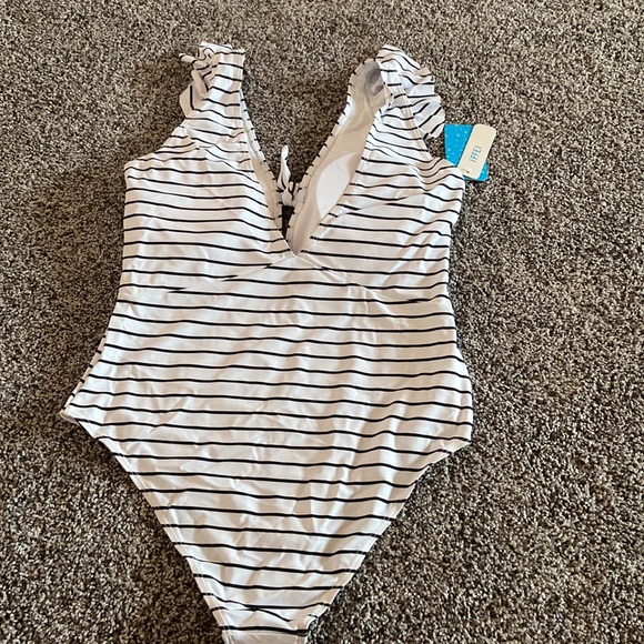Black and white striped ruffle one piece swimsuit - Picture 3 of 4